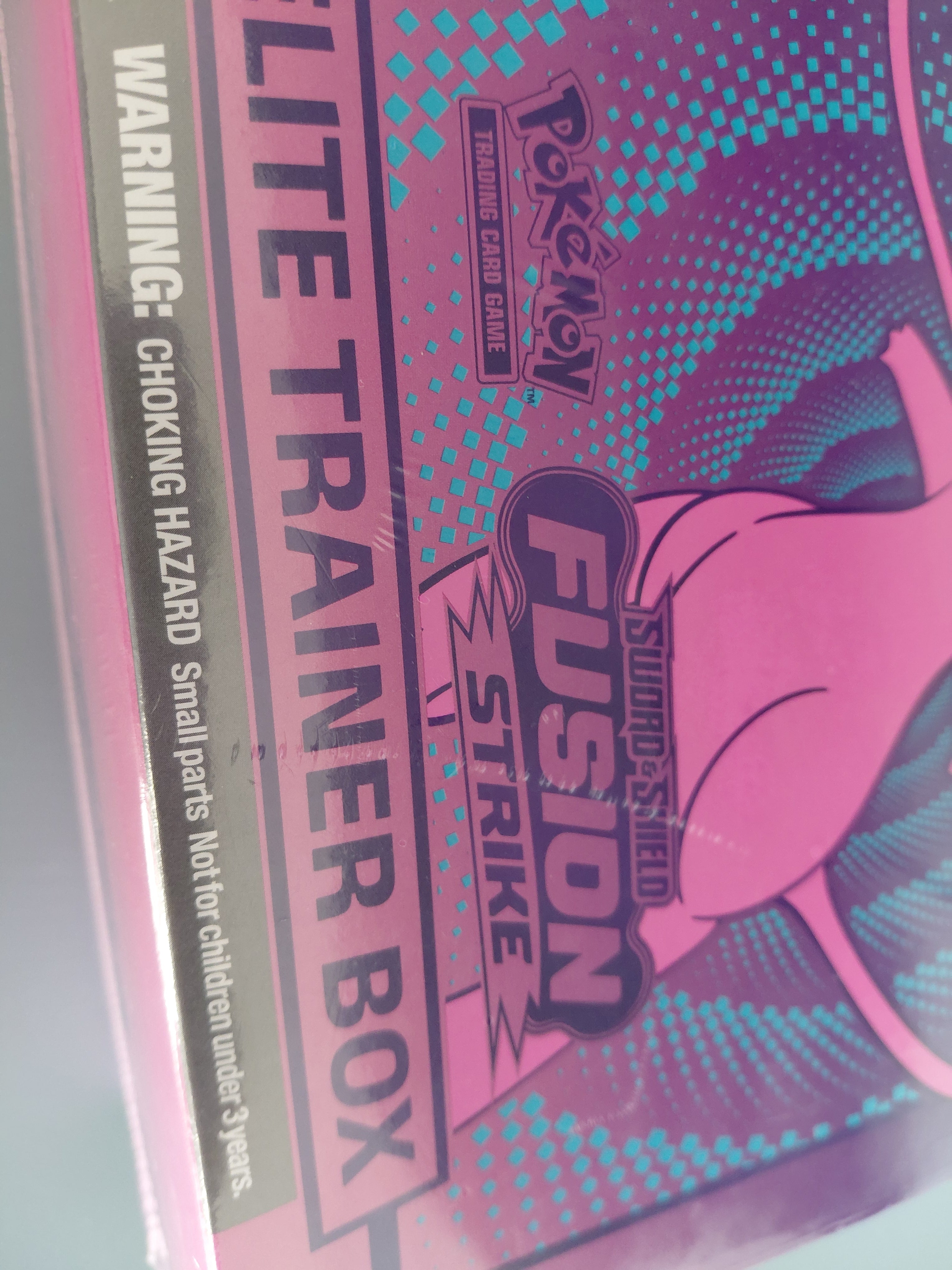 Pokémon Fusion Strike Elite Trainer Box - SWSH08