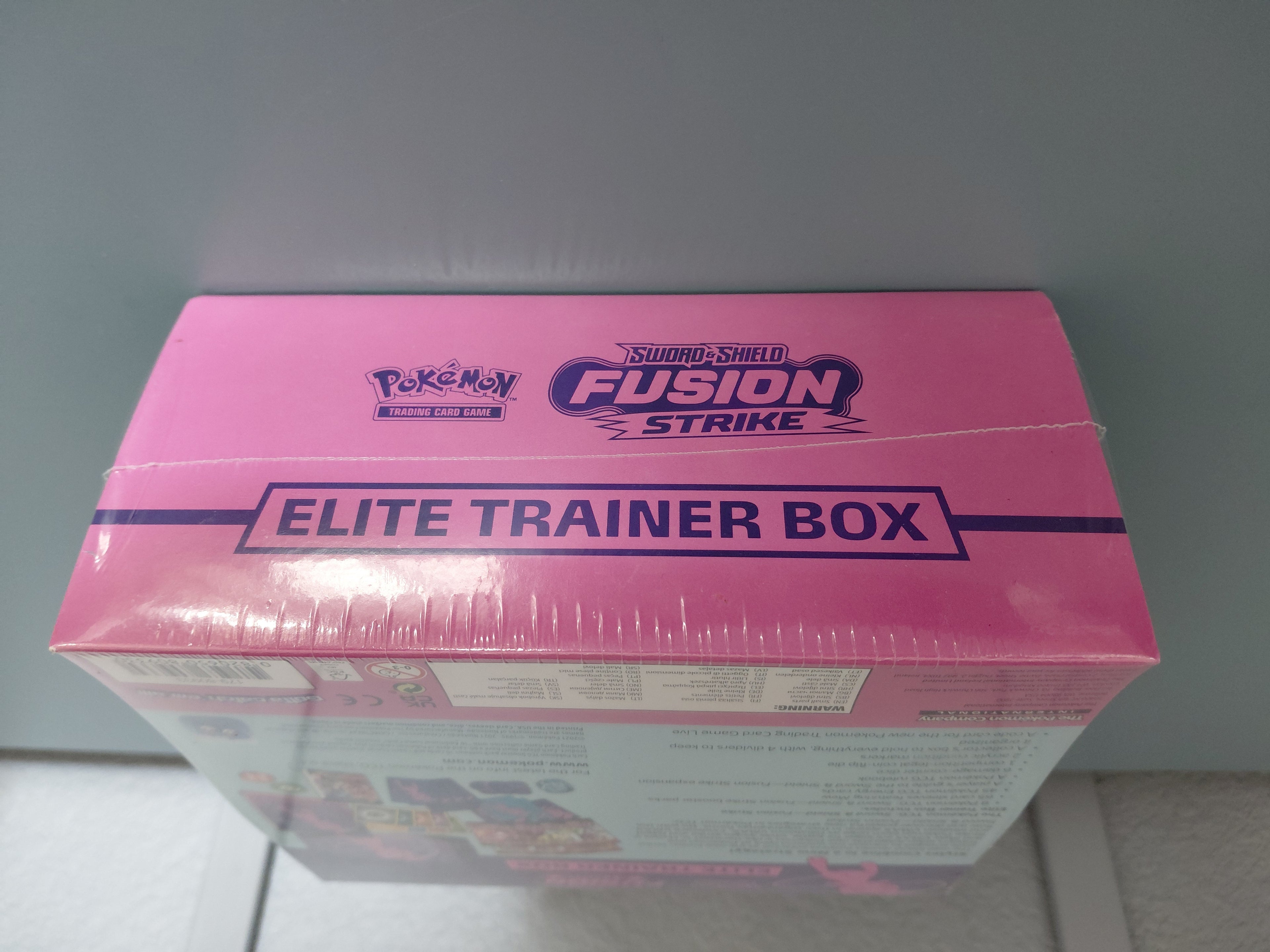 Pokémon Fusion Strike Elite Trainer Box - SWSH08
