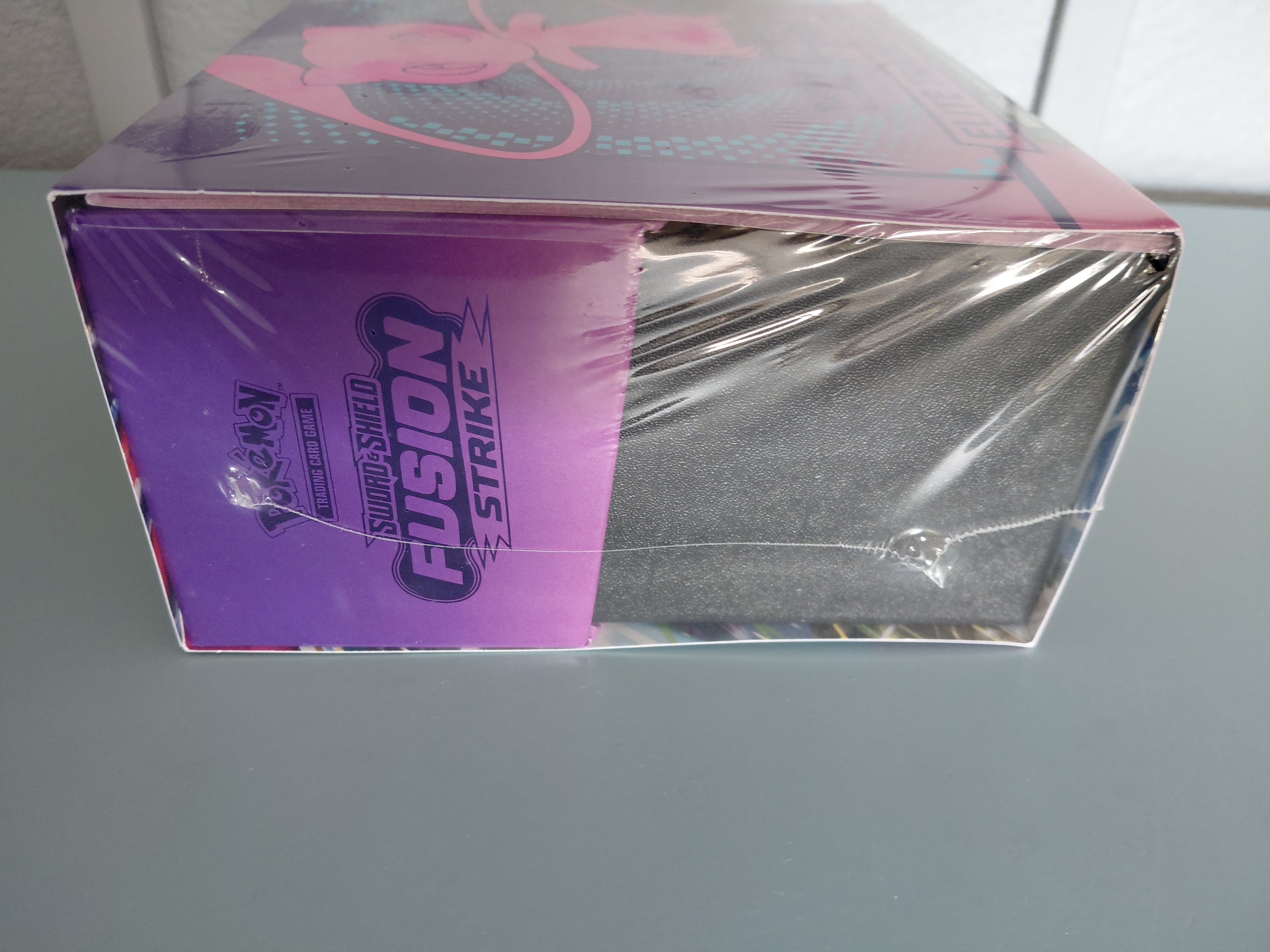 Pokémon Fusion Strike Elite Trainer Box - SWSH08